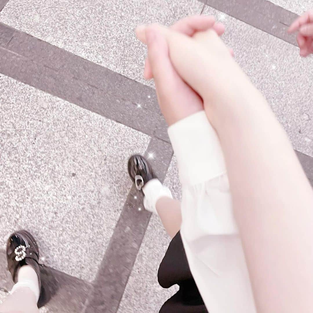 加藤咲希のインスタグラム：「どんなに汚ったないくそみたいな世界でも君がいれば全部きらきらして見えるんだ〜🤌🏻🎶」