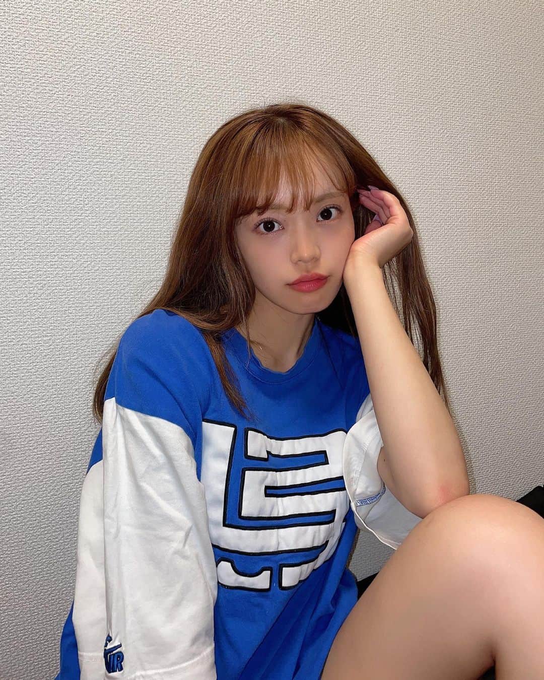 SERINAのインスタグラム：「やっふおおおおお😆💗 ⁡ トマトジュース飲み過ぎると 肌が赤っぽくなるって皆んな知ってた？🍅 ⁡ 何でも適量が一番だよね😌🍽 ⁡ 一度ハマるとついついずっと同じものを 食べちゃう癖があるんだけど うちと同じタイプの人居る？？😮‍💨 ⁡ #cyberjapan#cyberjapandancers#cjd_serina」