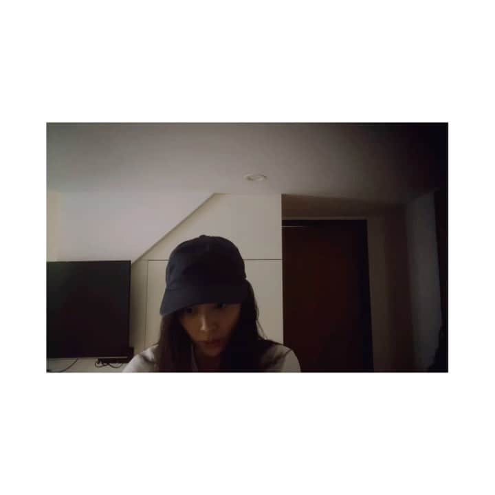 のインスタグラム：「Don’t see why they call it Lonesome; I’m never lonesome now I live there🦜」