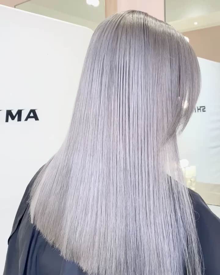 原涼香のインスタグラム：「𝙨𝙞𝙡𝙫𝙚𝙧 𝙗𝙡𝙤𝙣𝙙 🤍  3〜4 care bleach ✔︎ ㅤㅤㅤㅤㅤㅤㅤㅤㅤㅤㅤㅤㅤ  #SHIMA#韓国ヘア#韓国スタイル#網紅#ワンホンヘア#網紅ヘア#網紅スタイル#レイヤーカット#ハイトーン」