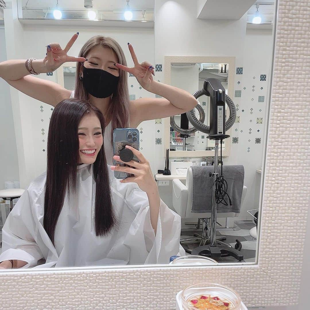 七瀬ひなさんのインスタグラム写真 - (七瀬ひなInstagram)「今回はLapis池袋店さんで ヘアカラー＆トリートメント＆初のエクステっ！！！🥺❤️ しまさんが明るくて楽しくって笑顔たくさん🥰 そしてヘアカラーもエクステも流石でした🥺❤️ これからお世話になりまする🤭💖 どうですか？🥺  #七海ひな #AV女優 #サロン #Lapis #池袋店 さん #ヘアカラー #エクステ #トリートメント #サロモ #暗め #初めてを体験した🥺」8月12日 23時19分 - piyo0717