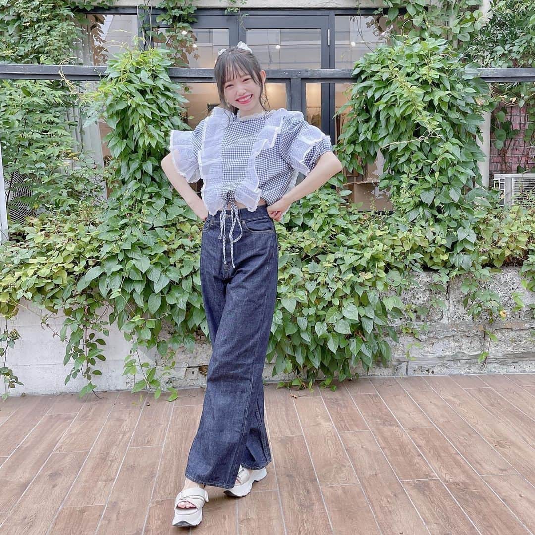 畑美紗起さんのインスタグラム写真 - (畑美紗起Instagram)「デニムもはきます👖💭 Tシャツではなくあえて ガーリーなのを合わせてみた🤭  さんまいめ、お腹ちらりずむ  トップス 🏷 @epineofficial  パンツ 🏷 @snidel_official   #今日のコーデ  #夏コーデ  #ファッション #デニムコーデ #デニム #デニムパンツ #ファッションコーデ #コーデ #ラストアイドル #畑美紗起 #みちゃしふく #コーディネート  #fashion #fashiongram #fashionista #ootd #ootdfashion  #instafashion #dailylook #coordinate #snidel #épine」8月12日 23時31分 - miiicha_0327