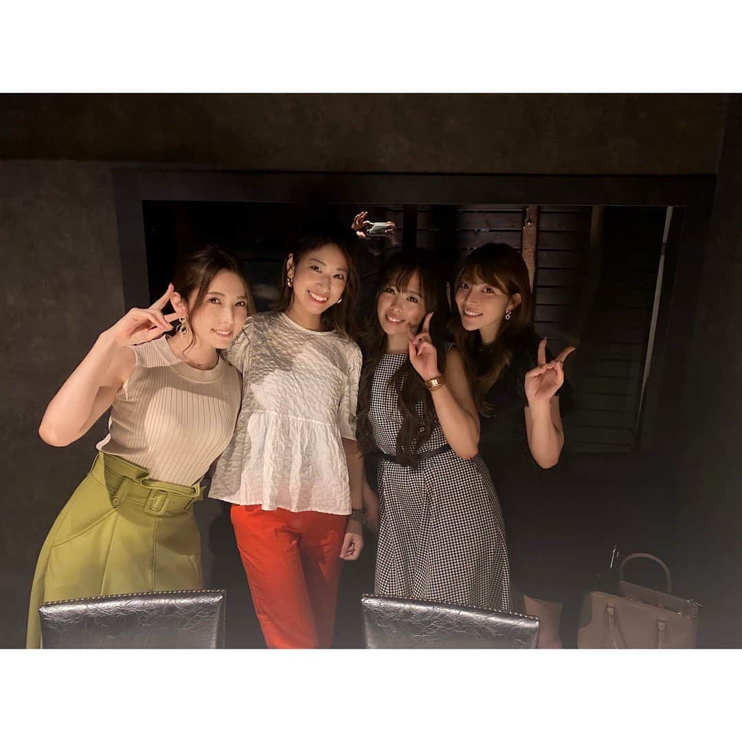 上原亜衣さんのインスタグラム写真 - (上原亜衣Instagram)「たまには ノーマルカメラ📸  美味しい日本酒に 美味しいお肉☺️💗  #新進気鋭  #焼き肉 #日本酒 #ディナー」8月13日 11時18分 - ai_uehara_ex