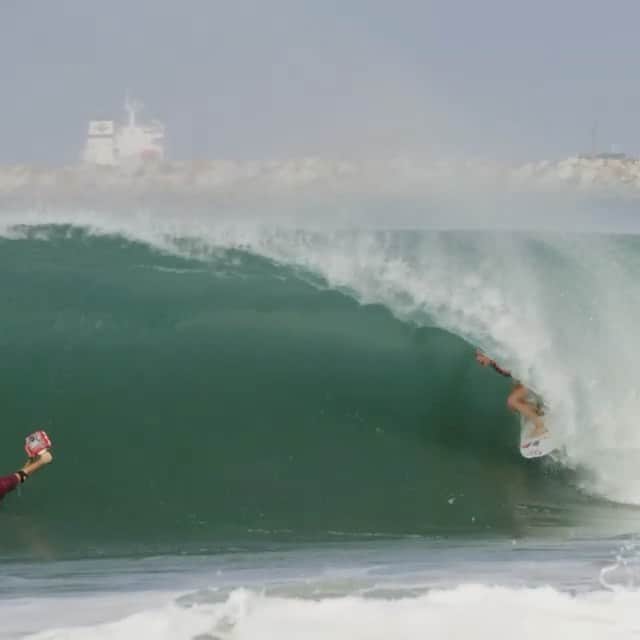 ニッキ・バン ダイクのインスタグラム：「A favorite wave from one of my favorite trips to Mexico some years ago. Sadly I had to withdraw from this years @wsl Mexico event as I am nursing a hamstring injury and must put my body and health first. I cannot thank @vicinstsport enough for their incredible support while I am doing everything I can to get back on the 🏄🏼‍♀️ good luck to everyone today the waves looks amazing and I will be mind surfing all day 🌮💕🇲🇽」