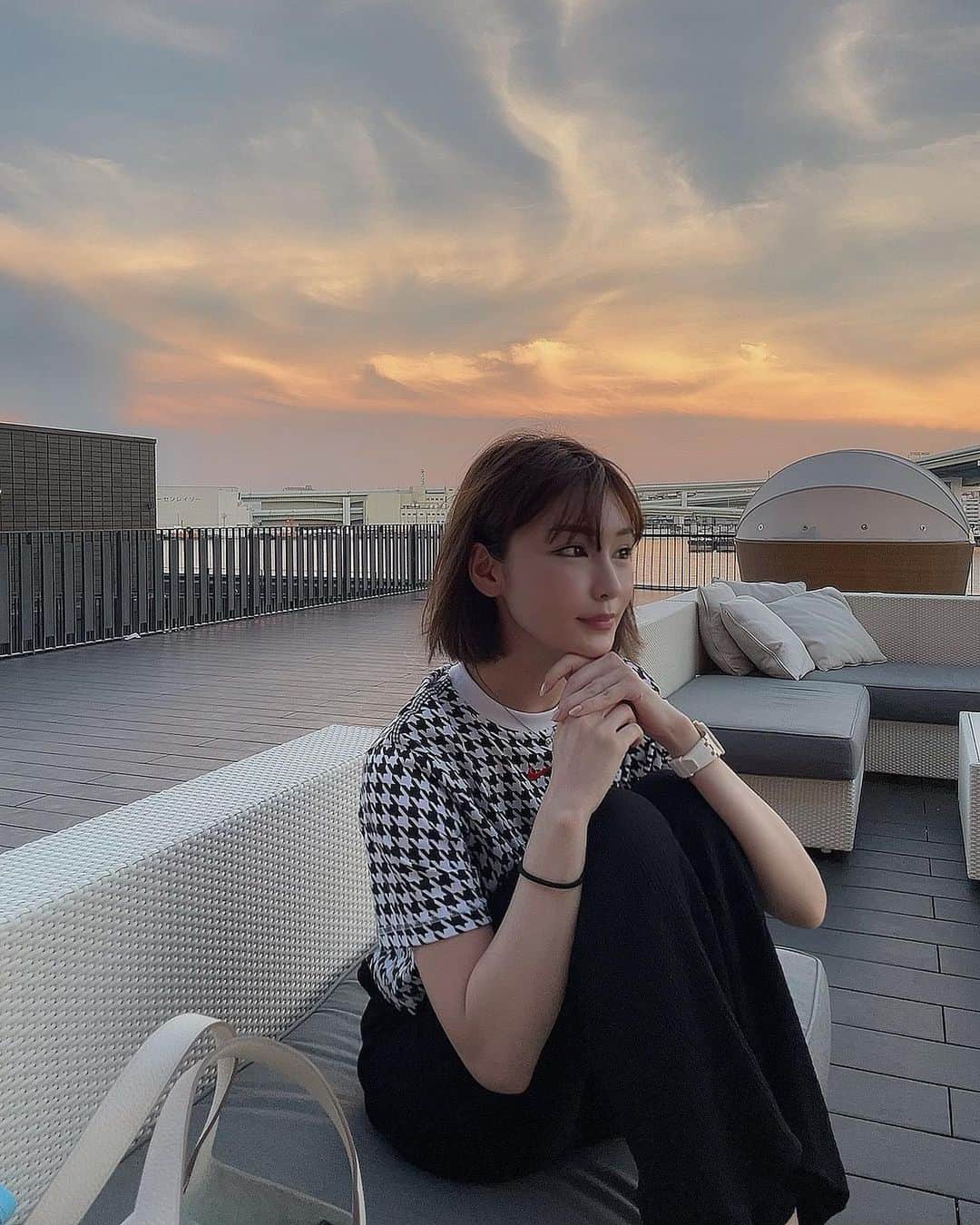 椎名美月さんのインスタグラム写真 - (椎名美月Instagram)「皆様おはようございます  空が好きすぎて空と一緒に撮りがちですが大体逆光になります。  #空 #空が好き」8月13日 8時37分 - mizkiss