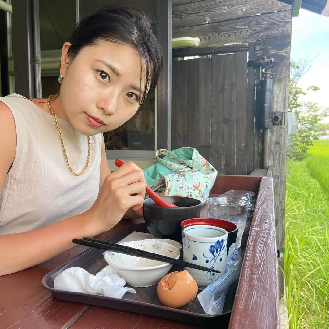 さくらさんのインスタグラム写真 - (さくらInstagram)「⁡ 自然を見ながらのご飯はいつもの倍美味しい🌿 ⁡ #TKG #田舎で半目 #たまには息抜きも必要 #皆さんの息抜きは何？ ⁡ #薬学生#腹筋女子 #筋トレ#筋トレ女子#腹筋#おしり#fitness #bodymake#homeworkout#gym#booty」8月13日 20時47分 - sakufitness