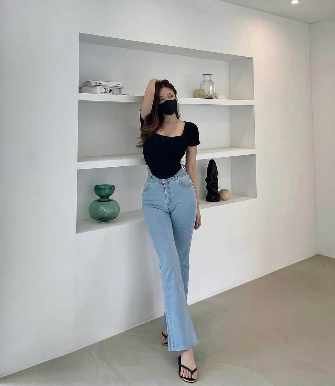 Choi Somiさんのインスタグラム写真 - (Choi SomiInstagram)「⠀⠀⠀⠀ #글랜더 #glander  영혼의 👖🖤 문신 안 좋아하는데 요 바지는 문신해버리고 싶으네」8月13日 20時56分 - cxxsomi