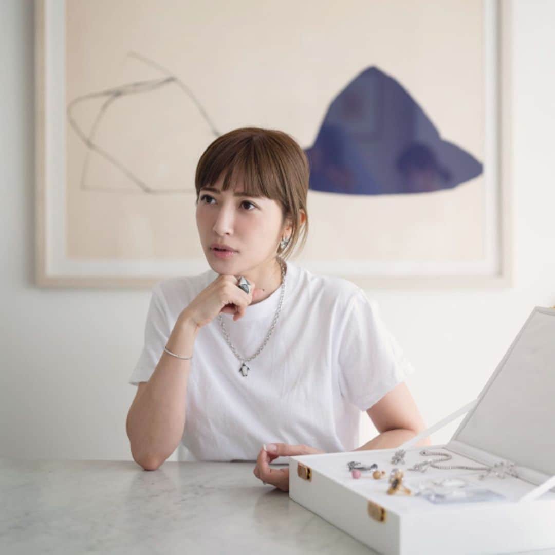 のインスタグラム：「ELLE @ellejapan の記事が公開されました。」