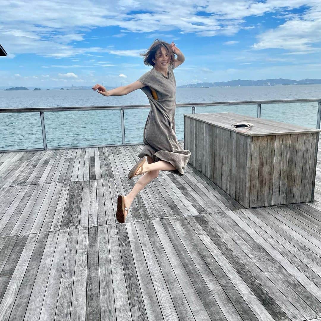 米倉涼子のインスタグラム：「ひと夏のおもひで② 安全性を第一に少しリフレッシュ  My sweet memories No.2  #staysafe」