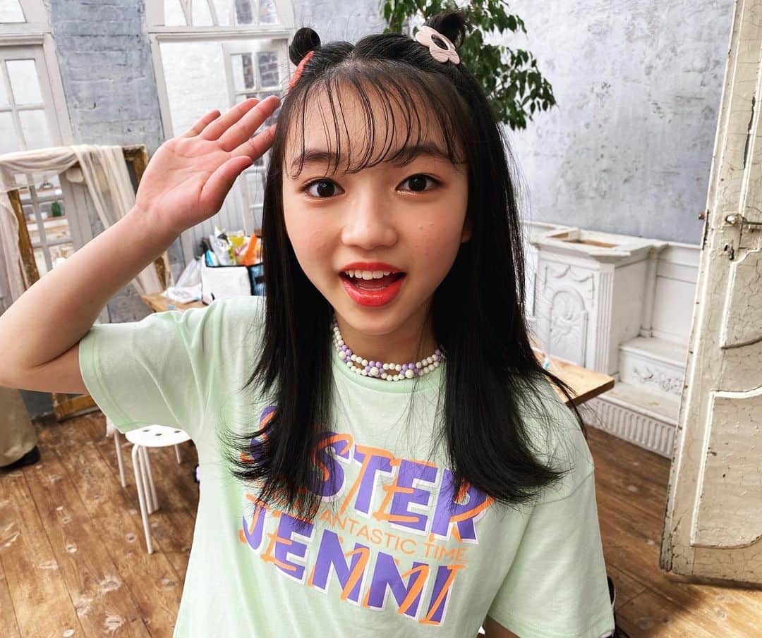ニコ☆プチのインスタグラム：「. いえ〜〜〜い！ キノとハイタッチしよー？🤚❤️‍🔥 . #土屋希乃 #ニコプチ」