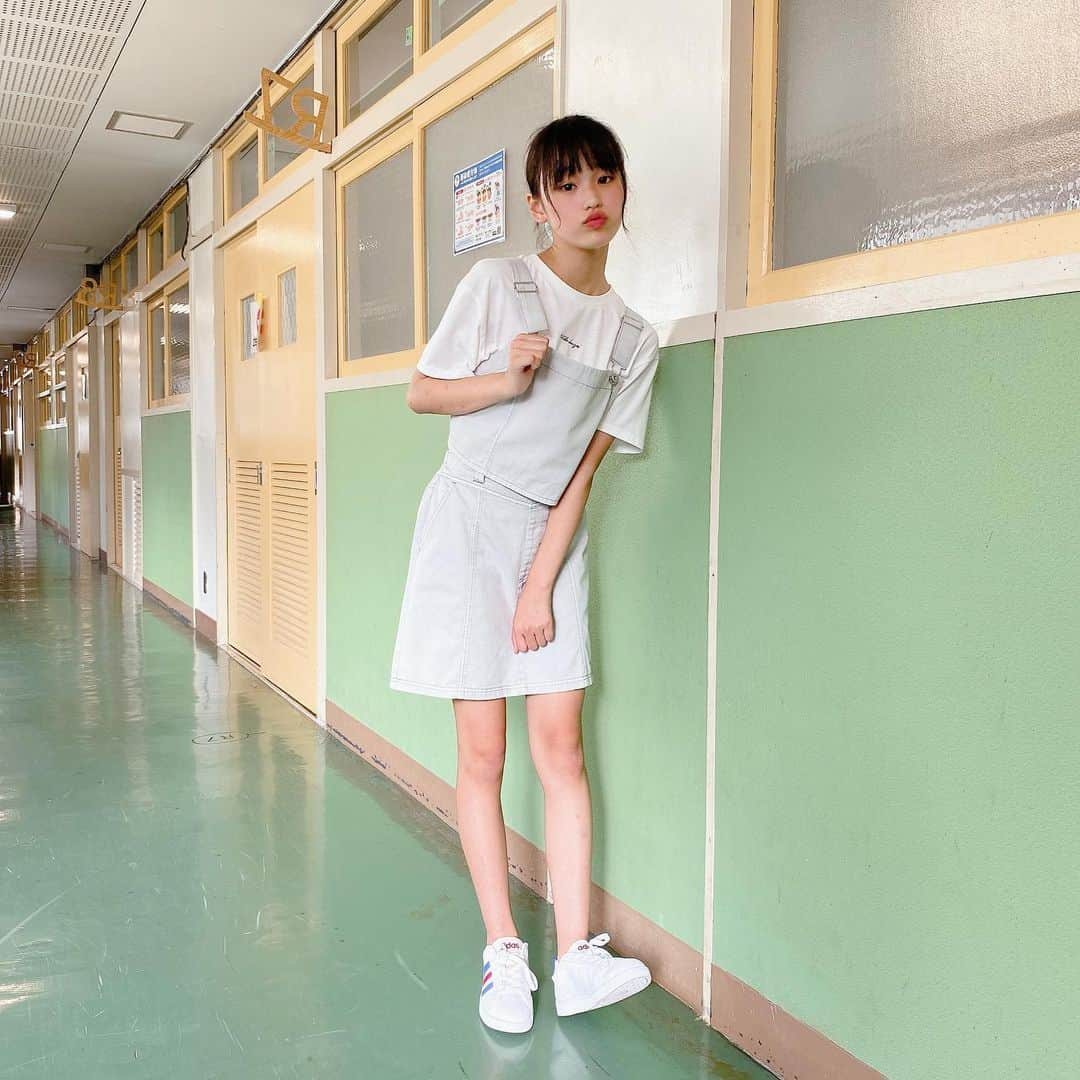 PINK-latte TV (ピンクラテTV) 公式さんのインスタグラム写真 - (PINK-latte TV (ピンクラテTV) 公式Instagram)「【ピンクラテTV #コーデ記録 👗】  「着回せるアイテムは？」 　 セットアップでも上下バラバラでも どちらでも可愛くきれちゃうアイテム🤍  ここはちゃん（ @cocoha_abe ）とのコラボ商品だよ😘🌼🌼  自分が持ってるアイテムに合わせたり セットアップで着たり いろんな着方を楽しめるアイテム👼✨  ー #ここはコラボ #ココラテ #コーディネート #夏コーデ #ootd #コーデ #コーデ紹介 #カジュアルコーデ #大人っぽいコーデ  - #PLTV #PINKlatteTV #ピンクラテTV #ピンクラテWEBモデル #ピンクラテ #ぴてぃーず  #菅井純愛 #松本優菜 #犬飼恋彩 #原田芹 #本多萌愛 #鈴木柚春 #JCモデル #JSモデル #YouTuber」8月13日 16時09分 - pinklatte_tv