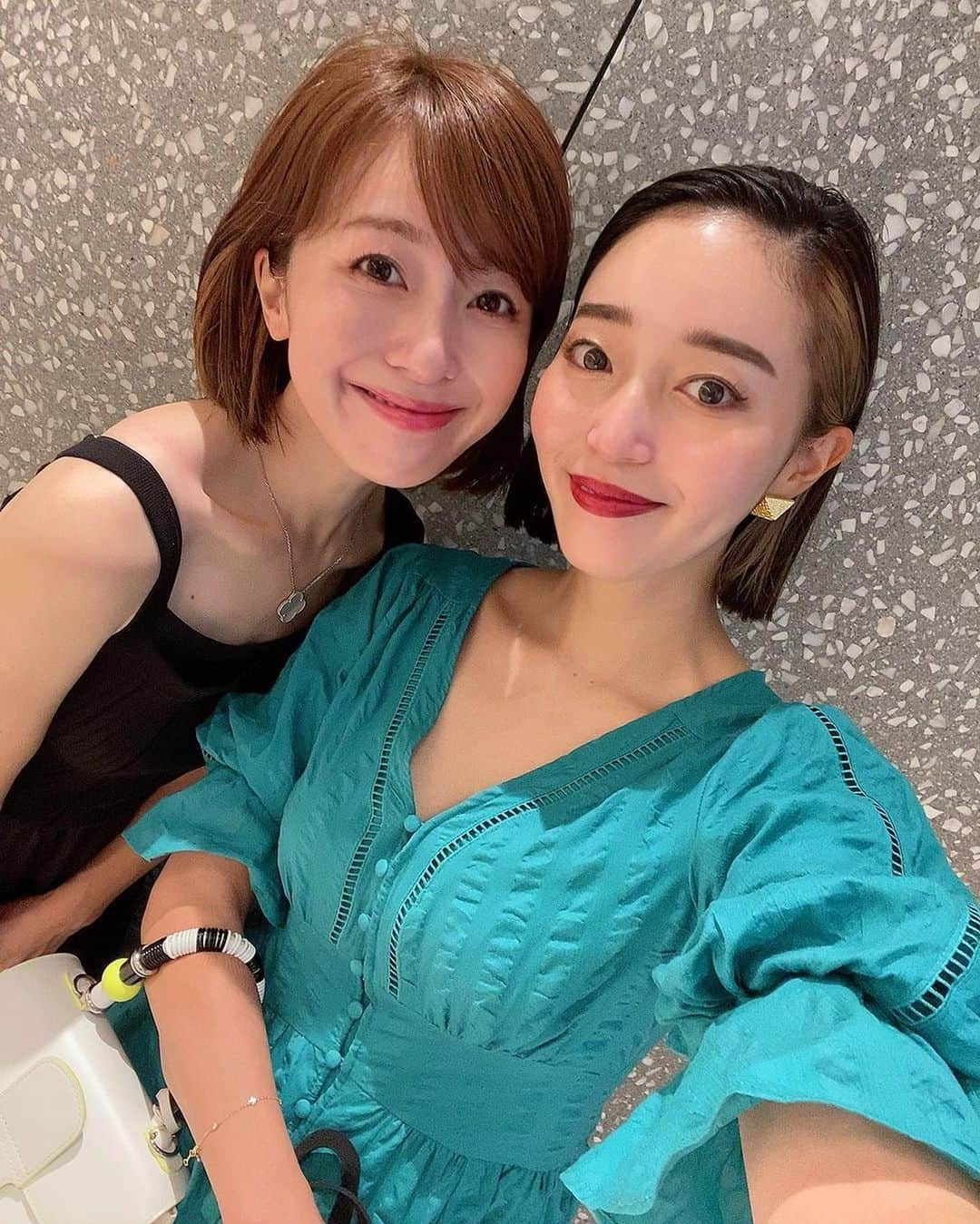 水野佐彩さんのインスタグラム写真 - (水野佐彩Instagram)「・ 可愛くて美味しかった..🧁❤️ あんちゃんありがと🥰  #ginzasix #diorafternoontea #cafedior #laduree #diorladuree #アフタヌーンティー」8月13日 19時02分 - saaya_mizuno