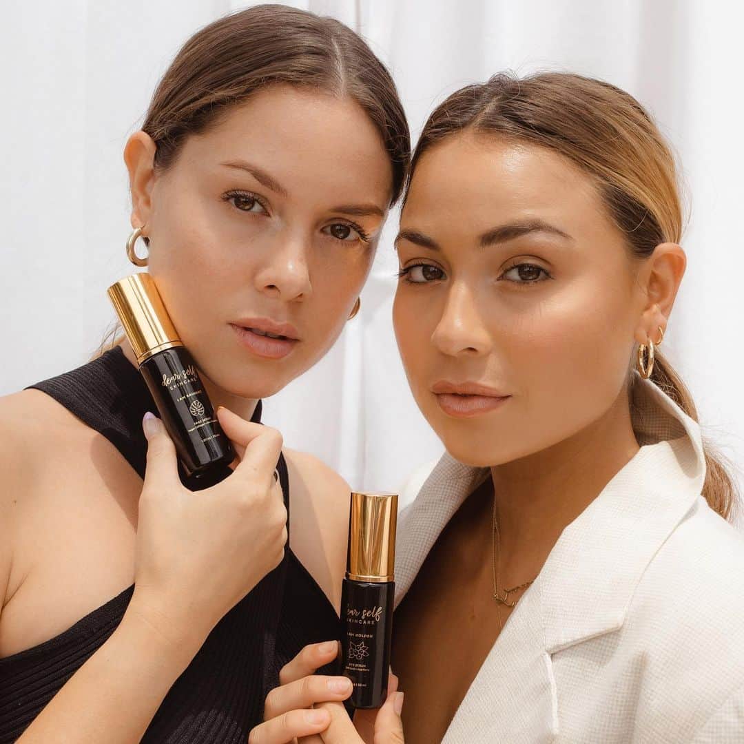 ティア・ブランコのインスタグラム：「So incredibly proud to see our hard work and new line finally come together!!!!!! 🙈🥺✨👯‍♀️🖤Our brand glow up will consist of a complete full-step, skincare routine - “I AM COMPLETE” - where luxury & quality meet sustainability & ethics. This is the skincare line of my dreams. The countdown of our brand relaunch is less than a week away now. LAUNCH DATE AUG 20th ♥️ WE ARE SO EXCITED!」