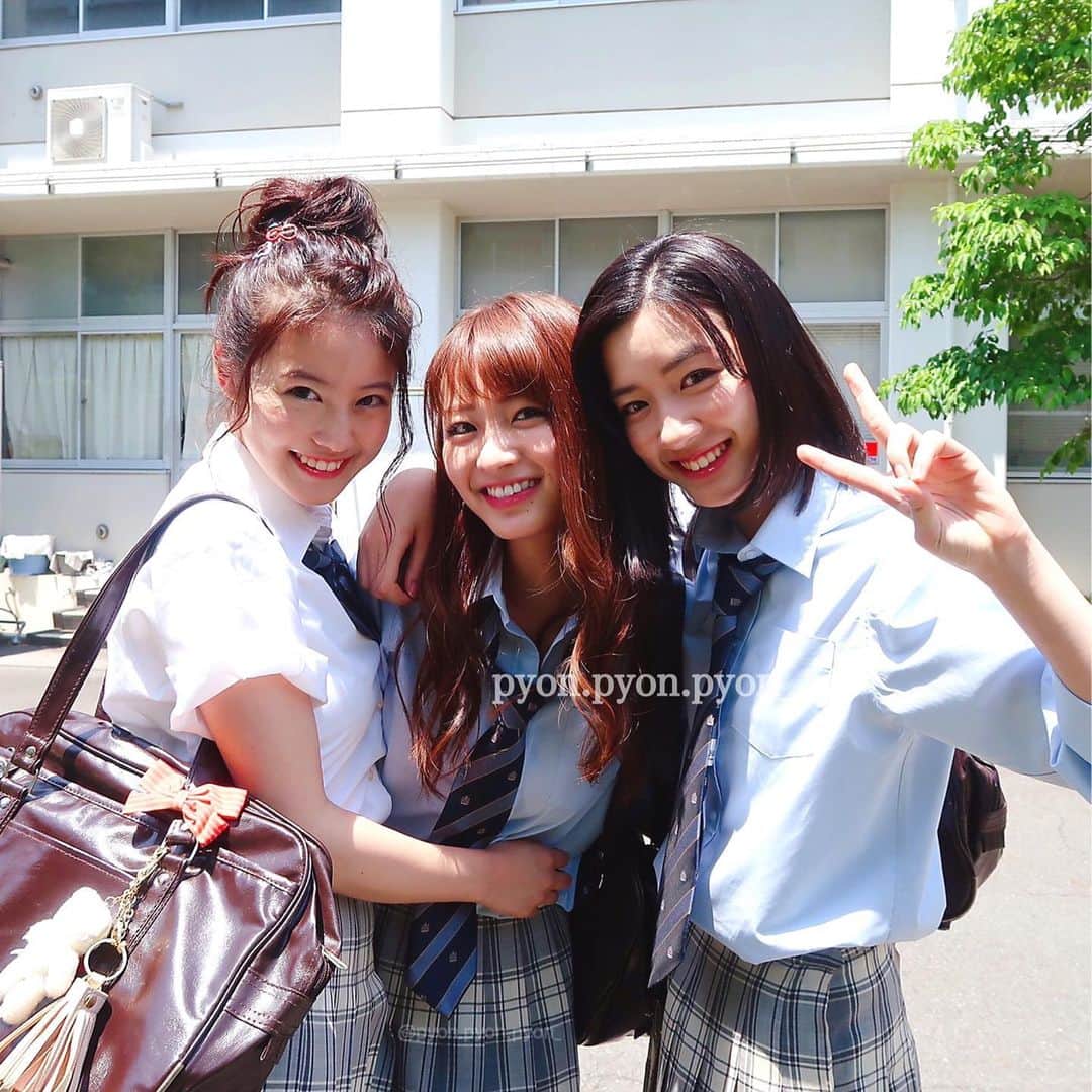 女優と俳優のインスタグラム：「#今田美桜  #imadamio   #岡崎紗絵  #okazakisae   #永野芽郁  #naganomei   #0813」