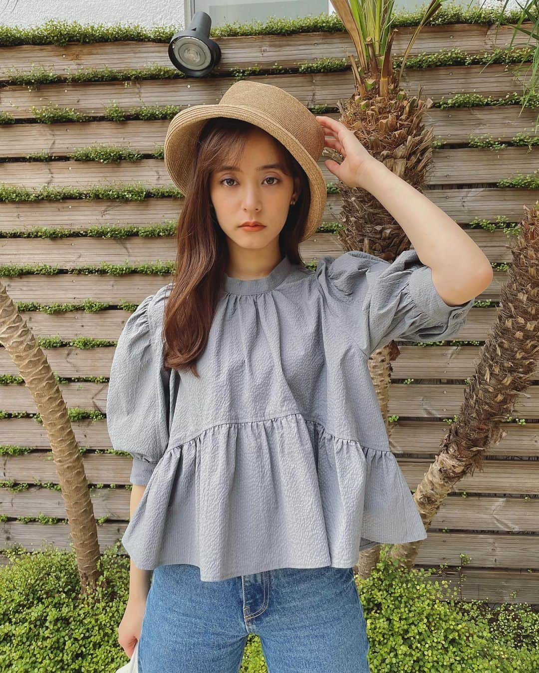 新木優子さんのインスタグラム写真 - (新木優子Instagram)「少し前の、、 撮影後の私服😌  hat : @etretokyo  tops : @naokitomizuka_official  denim : @tomwood_project  shoes : @nebulonie.japan  bag : @dior」8月13日 22時17分 - yuuuuukko_