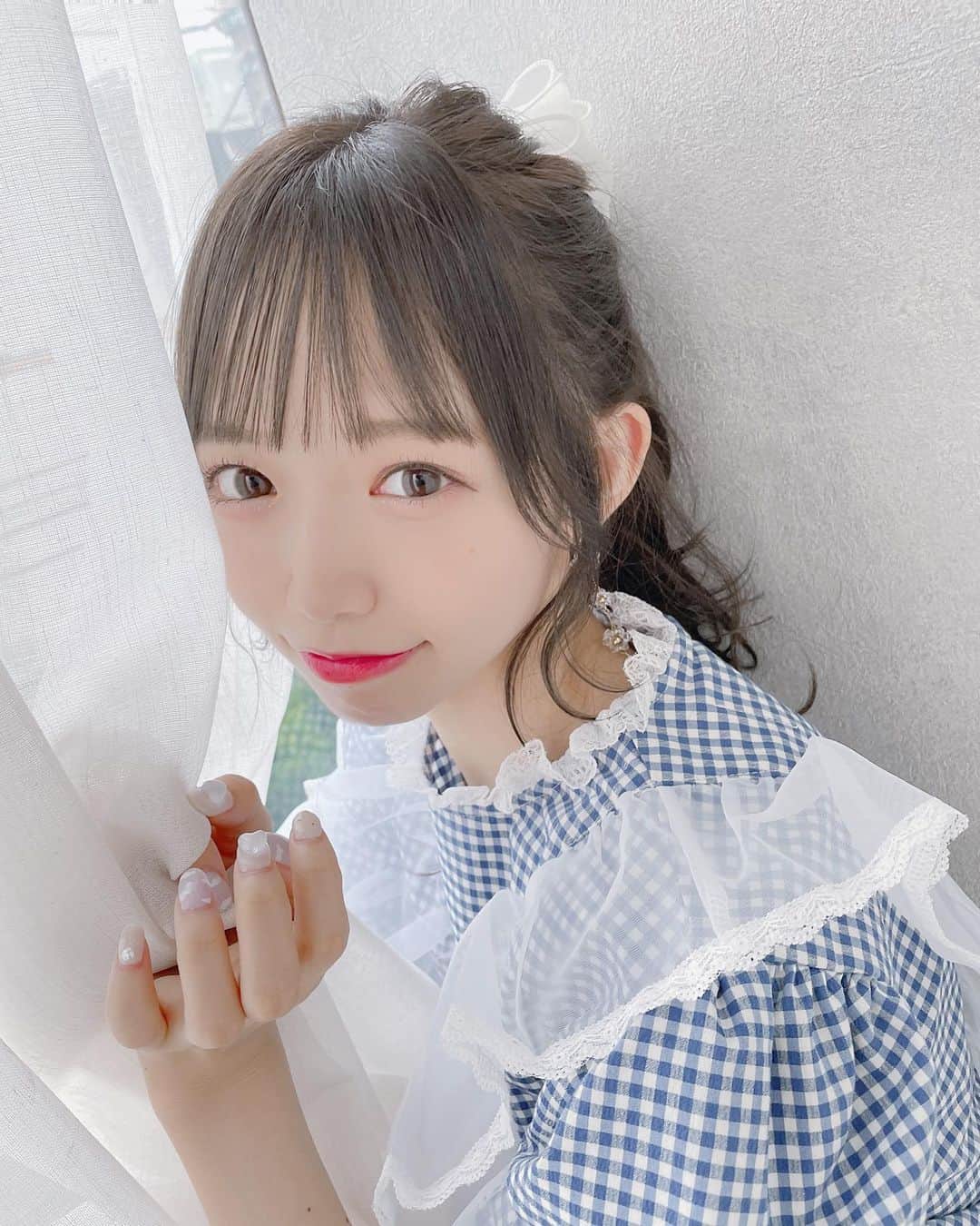 畑美紗起のインスタグラム：「あしたからラストアイドルの次のシングルの 選抜メンバーをかけたバトルがはじまります！  選抜メンバーは17人。絶対に入りたいです😢  17ライブ配信アプリにて 配信視聴者さんの投票で上位17人が選抜メンバーとなります！！  17ライブのアプリも無料でダウンロード、 投票も無料でできます！！  配信スケジュールが決まっていて、 その配信中でしか投票ができません…！  バトル日程スケジュールです🗓 8/14(土) 12:45-13:00  18:00-18:15  19:30-19:45  8/15(日) 12:45-13:00  17:45-18:00  21:15-21:30  8/20(金) 16:15-16:30 18:00-18:15 19:30-19:45  8/21(土) 13:45-14:00 18:15-18:30 20:30-20:45  ラストアイドル_official のアカウントにて 投票が行われ勝敗が決まります…🏅  投票時間は1分、スマホ、PCからできます。  みなさんのお力が必要です… どうかわたしに力を貸してください｡°(´∩ω∩`)°｡  ファンのみなさんと一致団結して 最後まで走り切りたいです😢💐 よろしくお願いします！！  かわいい髪の毛は @cachetaro です🧸🤍  #ヘア #ファッション #ファッションコーデ #縮毛矯正 #今日のコーデ #夏コーデ #ラストアイドル #ラストアイドル2期生 #ラスアイ #畑美紗起 #fashion #fashiongram #fashionista #ootd #ootdfashion  #instafashion #dailylook #hairstyle #outfit」