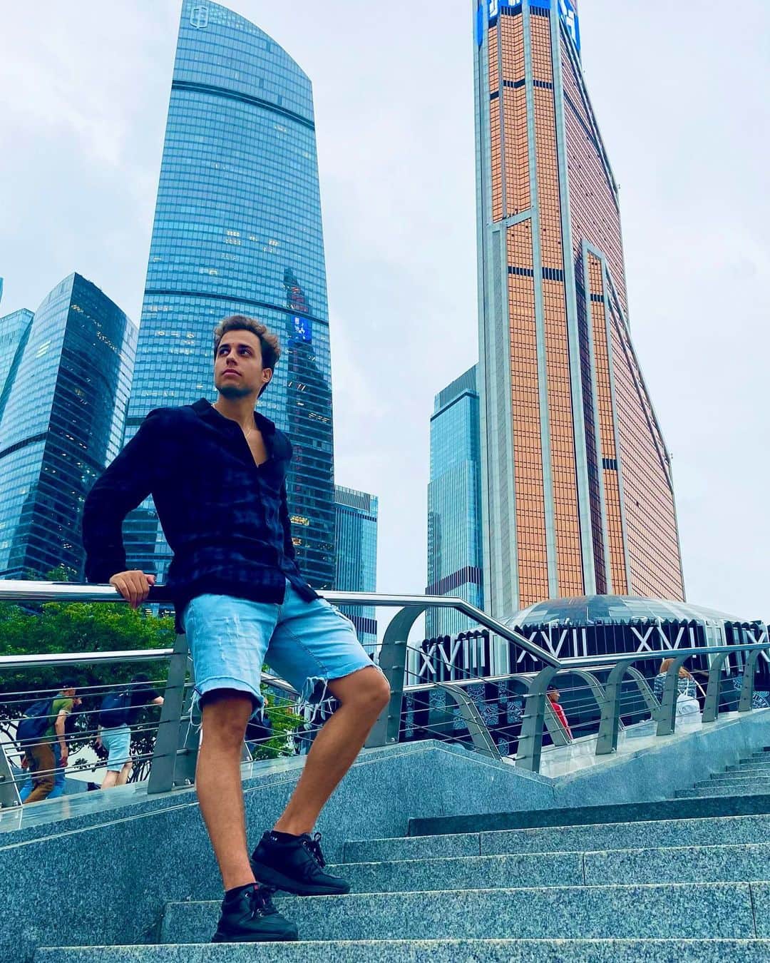 ルイ・トーロンのインスタグラム：「MOSCOW CITY 🏙 #moscow #москва #москвасити」