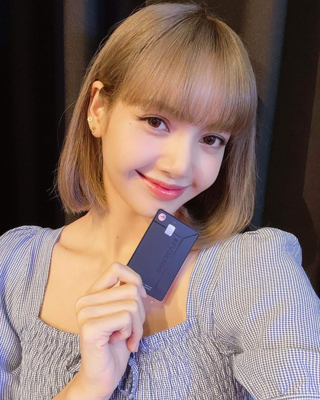 リサさんのインスタグラム写真 - (リサInstagram)「@bccard_official  #BLACKPINK #비씨카드 #paybooc #블랙핑크카드 #블핑카드 #페이북 #BC카드」8月14日 15時15分 - lalalalisa_m