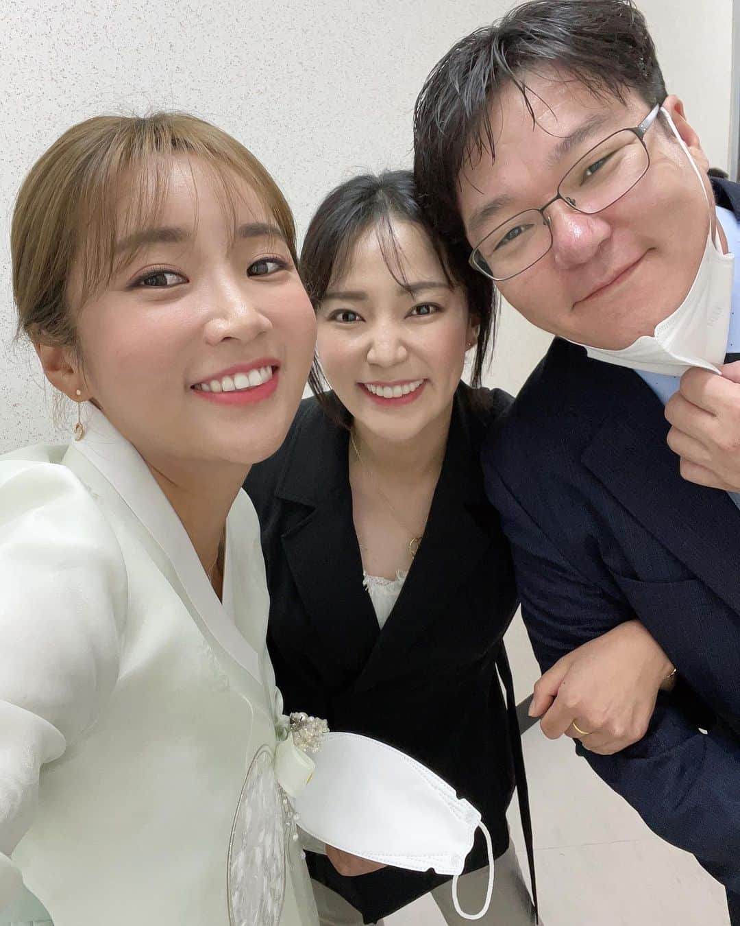 イ・ボミさんのインスタグラム写真 - (イ・ボミInstagram)「- 2021/08/18 우리집 셋째딸 결혼식👰🏻‍♀️🤵💍❤️ 너무 행복한 하루🌹」8月14日 16時07分 - bomee.lee