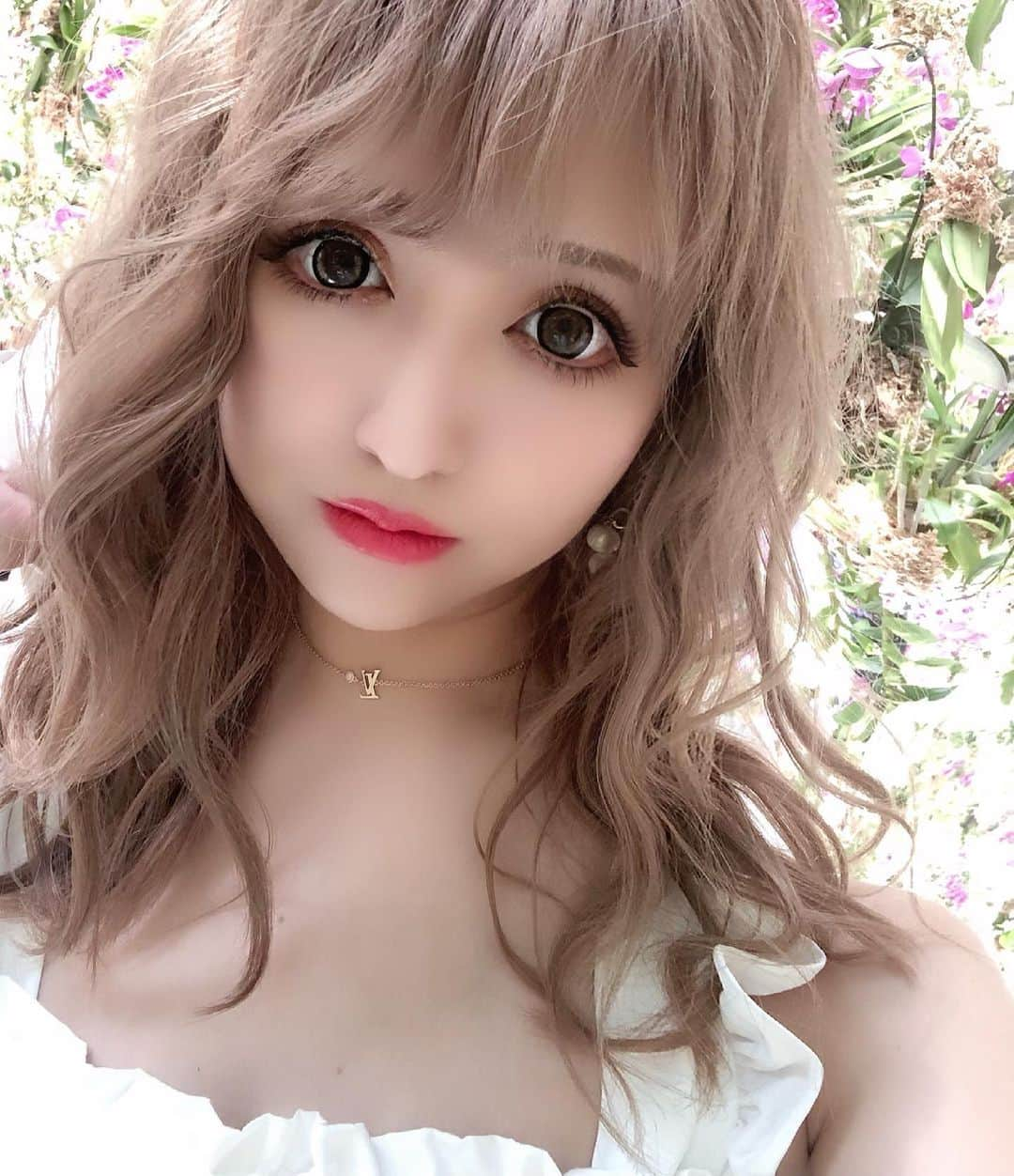 桜井莉菜さんのインスタグラム写真 - (桜井莉菜Instagram)「マツエク事情👁 【 @ac_eyelash_raft 】で パリジェンヌラッシュリフトをやってもらって 【 @hika.y6 】にマツエクを付けてもらいましたん💖  デザイン詳細 上まつ毛 長さ  6→7→8㎜(D.CCカールMIX) 本数  170本  下まつげ 長さ4㎜(Jカール) 本数30本  パリジェンヌしてもらってからマツエクすると、目の開きも良くなるし、根元からまつ毛が上がってるから短いエクステで良いから、自まつげに負担になりにくいからめちゃオススメ💖 最後の画像のカラコンはまとめて色んなところのカラコンもらった時ので、全部箱が無くてどこのかわからなくなってしまいました😢 #パリジェンヌ#パリジェンヌラッシュリフト#アンククロス#アンククロスラフト#マツエク#マツエクデザイン#リアン #リアンマツエク」8月14日 16時09分 - rina__sakurai