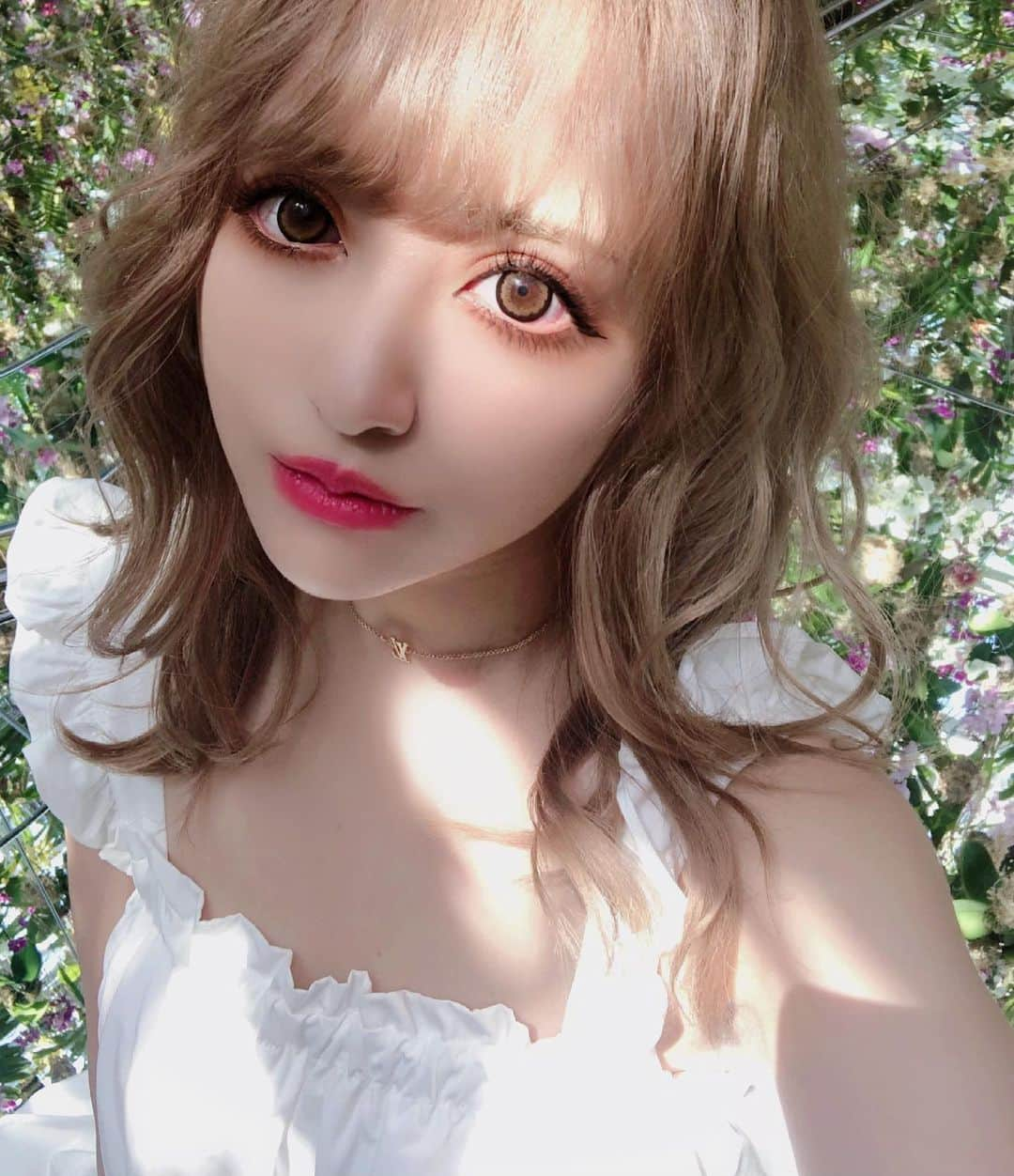 桜井莉菜さんのインスタグラム写真 - (桜井莉菜Instagram)「マツエク事情👁 【 @ac_eyelash_raft 】で パリジェンヌラッシュリフトをやってもらって 【 @hika.y6 】にマツエクを付けてもらいましたん💖  デザイン詳細 上まつ毛 長さ  6→7→8㎜(D.CCカールMIX) 本数  170本  下まつげ 長さ4㎜(Jカール) 本数30本  パリジェンヌしてもらってからマツエクすると、目の開きも良くなるし、根元からまつ毛が上がってるから短いエクステで良いから、自まつげに負担になりにくいからめちゃオススメ💖 最後の画像のカラコンはまとめて色んなところのカラコンもらった時ので、全部箱が無くてどこのかわからなくなってしまいました😢 #パリジェンヌ#パリジェンヌラッシュリフト#アンククロス#アンククロスラフト#マツエク#マツエクデザイン#リアン #リアンマツエク」8月14日 16時09分 - rina__sakurai