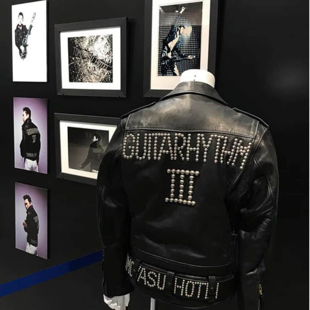 布袋寅泰さんのインスタグラム写真 - (布袋寅泰Instagram)「『HOTEI museum 40th ANNIVERSARY -布袋寅泰40周年記念展-』が、現在hmv museum 札幌で好評開催中です！その札幌での開催レポートが公開されました。是非ご覧ください。また、hmv museum 仙台での開催日程も決定いたしました。皆様のご来場をお待ちしております。  開催レポート: https://l-tike.com/event/mevent/?mid=598102  ■札幌会場 会場：hmv museum 札幌 (「HMV札幌ステラプレイス」店内) 日程：2021年8月7日(土)～8月29日(日) [開催中]  ■仙台会場 会場：hmv museum 仙台 (「HMV仙台 E BeanS」店内) 日程：2021年9月8日(水)～9月26日(日)  前売券販売ページ: https://l-tike.com/event/mevent/?mid=587666  #布袋寅泰 #hmvmuseum札幌　#ギターの試奏できます」8月14日 8時41分 - hotei_official