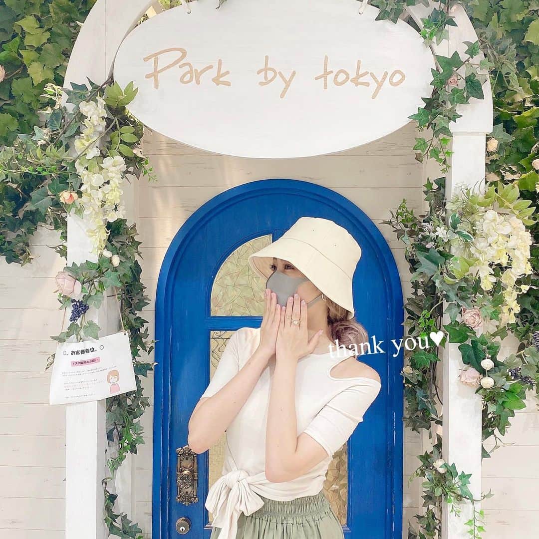夏焼雅のインスタグラム：「@parkbytokyo  @honda_parkbytokyo  thank you💅🏻♡  久々に落ち着いた感じのネイルにしたよ☺️」