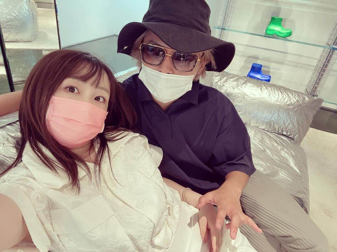 あやなんさんのインスタグラム写真 - (あやなんInstagram)「いつだかの🙁♡  最近うーくんとテレビ電話する度に眉毛が太くなってってるんだよね。  そろそろ繋がりそうだよ。」8月14日 14時23分 - ayachan_0619