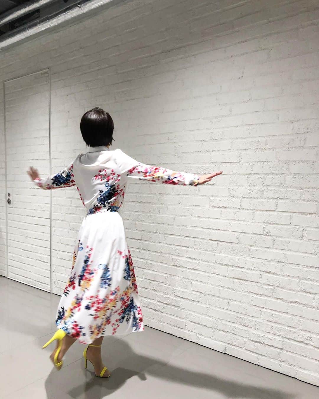 馬場典子さんのインスタグラム写真 - (馬場典子Instagram)「8/16の#歌謡プレミアム  ゲストはとってもチャーミングな #門倉有希 さん。 同年代なので収録後アニメの話でも盛り上がっちゃいました。  #衣装 セットアップ　Wild Lily @wildlily_daikanyama ピアス　grosse  @grossejapan  残りの写真はお洋服の可愛さを見せようと一回転したものの全く意味がなかったの図。  #馬場典子 #ばばちゃんネル #司会 #mc」8月14日 14時37分 - baba_channel