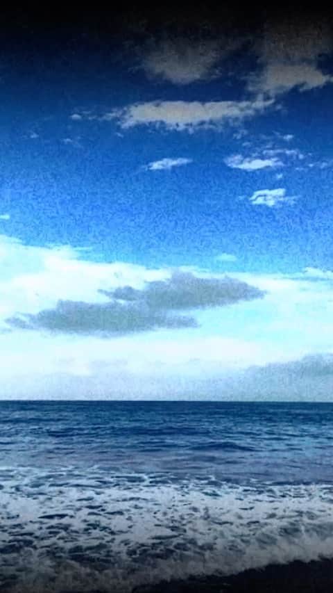 モリシーのインスタグラム：「いつの日かの海。」