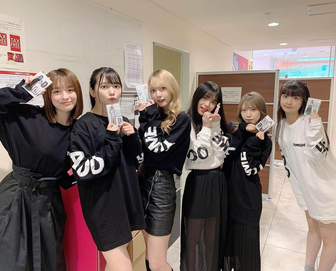 夢みるアドレセンスさんのインスタグラム写真 - (夢みるアドレセンスInstagram)「「夢アド × FREETOKYO コラボイベント」ありがとうございました！  イベント1日目は、各メンバーが色を選んだ今回のグッズのロンTで特典会をさせて頂きました✨  今回のロンTはロゴがワンポイントと、両袖に"YUME""ADO"と入っていますが、とてもシンプルな作りになっているので、ぜひライブの時やそれ以外の時でもたくさん着て下さい！  明日はまた別の衣装で登場するのでお楽しみに☺︎  #夢アド #夢アドオフショット」8月14日 19時37分 - yumeado.official