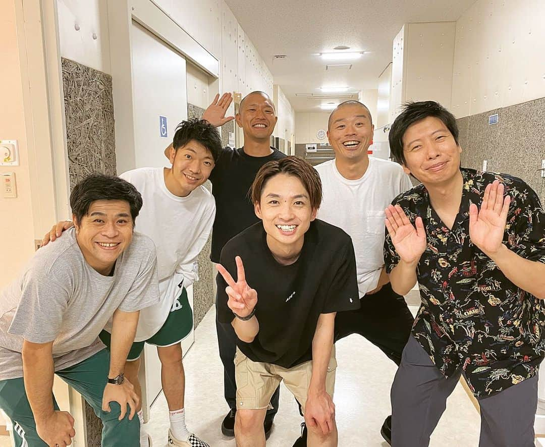 河井ゆずるさんのインスタグラム写真 - (河井ゆずるInstagram)「『Yuzuru Mania』お越し頂いた皆さん、配信で観て頂いた皆さん、ありがとうございました。  『内容を何も一切教えないのは絶対間違えてる。』と胸を張って言える程のボリュームでした。90分緊張しっぱなし、頭使いまくり、やけど、しっかりスベリもした。  ただ文句言えないくらい忙しいのにみんなが準備してくれてた。怖かった。  劇場のチケットが当たらなかった方は是非配信で観て下さい！！観て頂かないと割りに合わない！！笑  関わって下さった皆さんに本当に感謝したいと思います。ありがとうございました☺️」8月14日 20時38分 - kawaiyuzuru