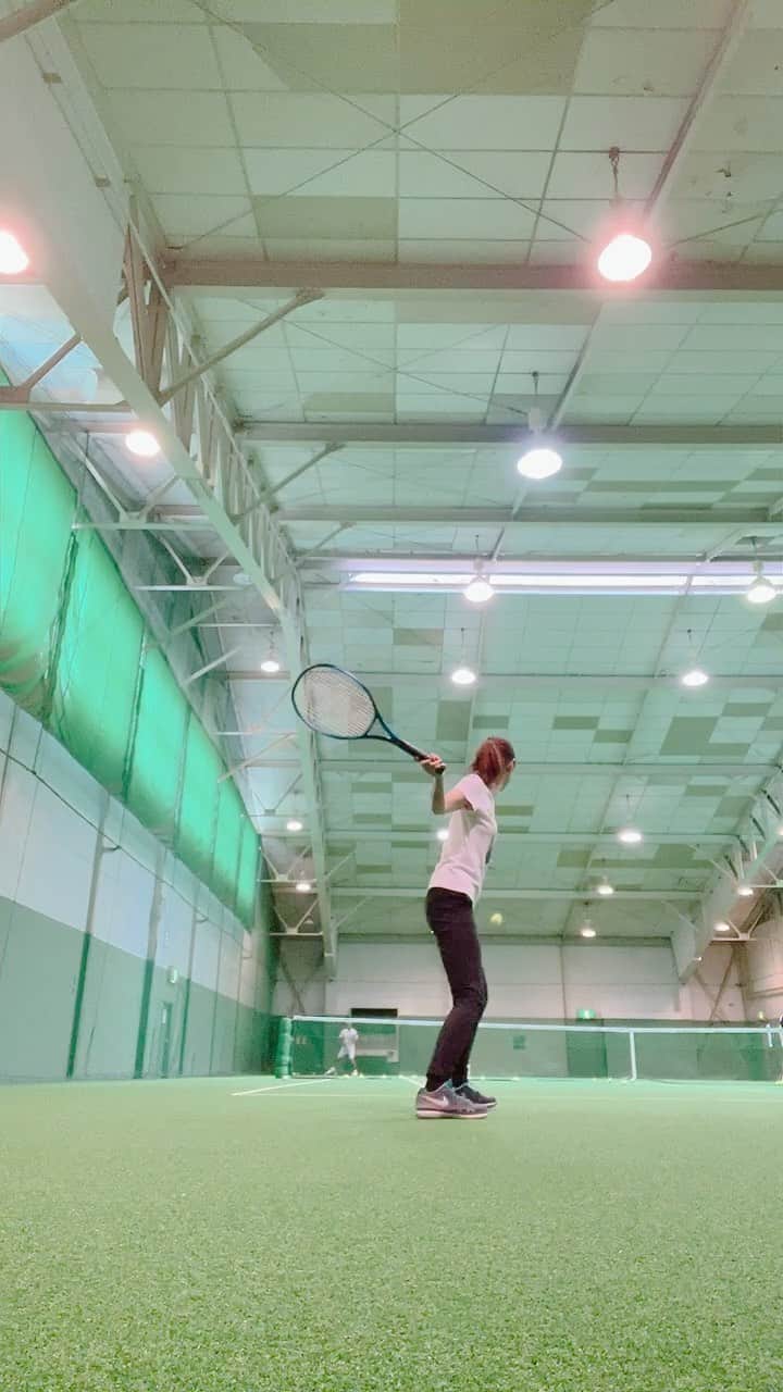 相沢礼子のインスタグラム：「フォアハンド  もっと筋肉をつけて、強くなります^ ^！  #tennis #セントフォース #相沢礼子　 #photooftheday」