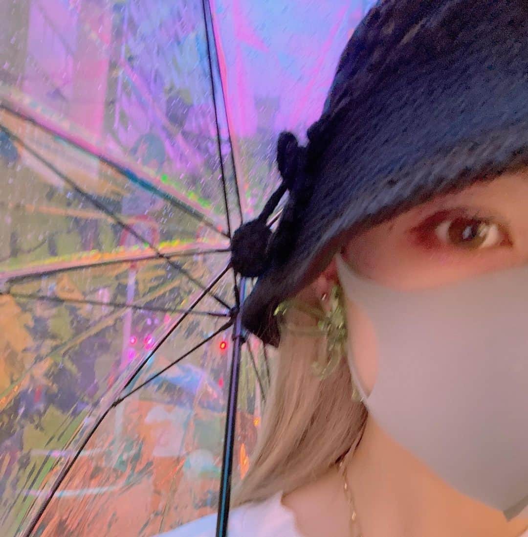 夏焼雅のインスタグラム：「𝑻𝒐𝒎𝒐𝒓𝒓𝒐𝒘'𝒔 𝒔𝒄𝒉𝒆𝒅𝒖𝒍𝒆🌧  緊急事態宣言の発出により公演を見送らせていただいていた、「M-line Special 2021～Make a Wish!～」の振替公演で明日、大阪に行きます♡  久々の大阪嬉しいなぁ〜💕💕 そしてソロになって、初のステージになるのでかなり緊張してます。🥶💦💦💦 明日もっともっと緊張してやばいんだろうなー。笑 でもめちゃくちゃ楽しみよ😍 みんなに会えるのもステージで歌えるのも踊るのも🩰💕  実はね、明日からNew衣装になるの♪ お楽しみに〜💗💗💗  #msmw」