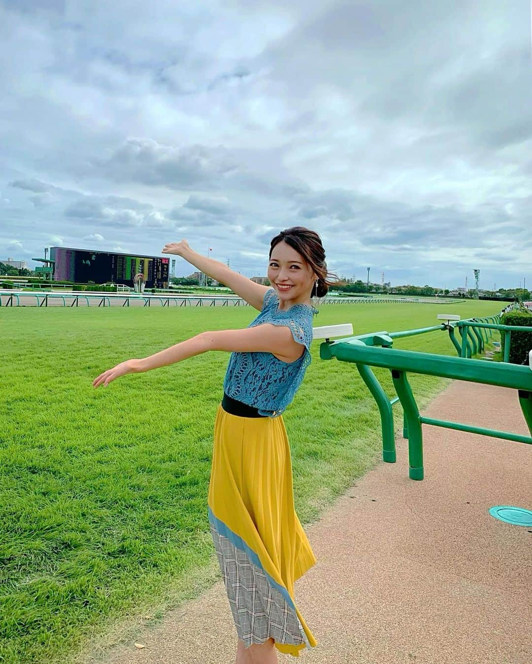 黒澤ゆりかさんのインスタグラム写真 - (黒澤ゆりかInstagram)「また気兼ねなく競馬場に行きたいな🏇✨  夏の北海道に行きたいな😌  楽しみが先延ばしになってるだけと信じて♡ #umajo #競馬女子  #競馬場」8月14日 22時42分 - yurikakurosawa