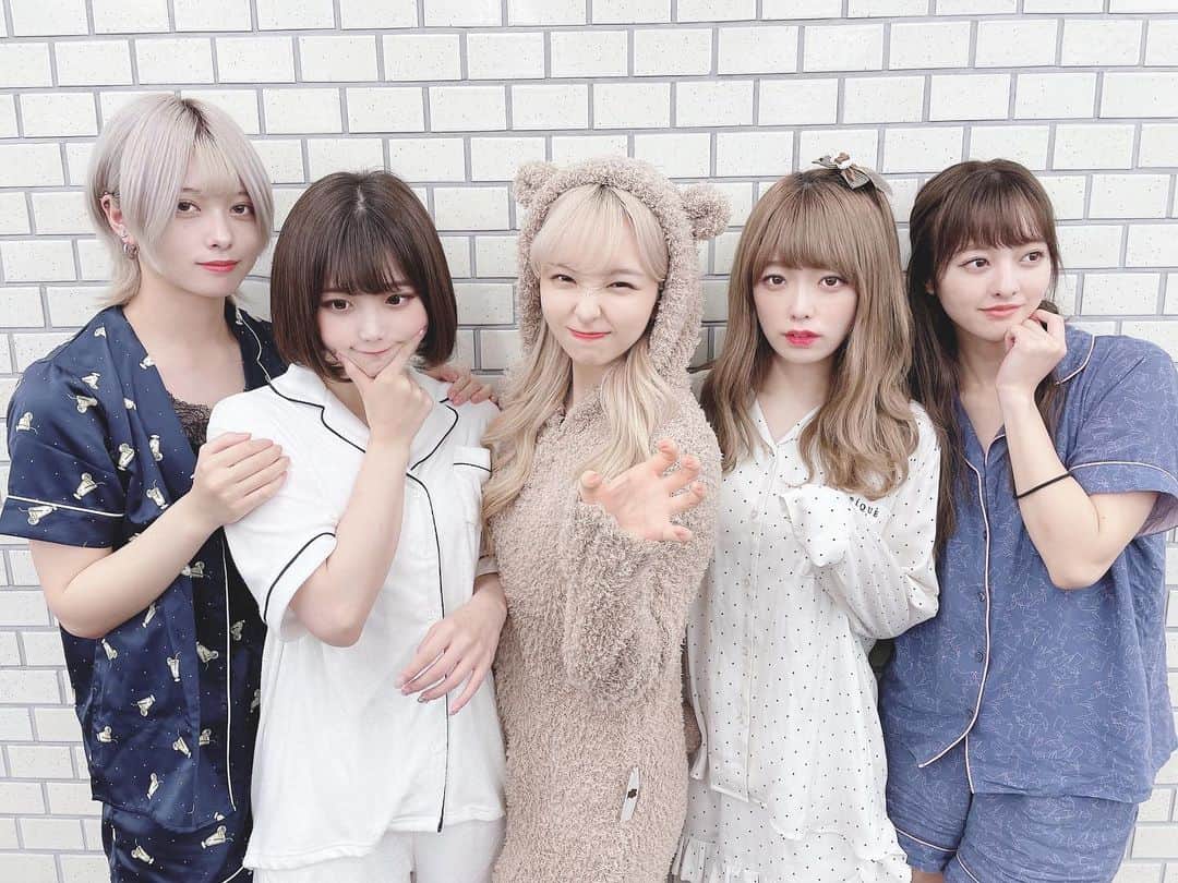 神宿のインスタグラム：「. 8/14 チェキ特典会in北海道！  3ヶ月ぶりの北海道でした⭐️. ご来場いただいた皆様 ありがとうございました！ . #神宿 #kamiyado」