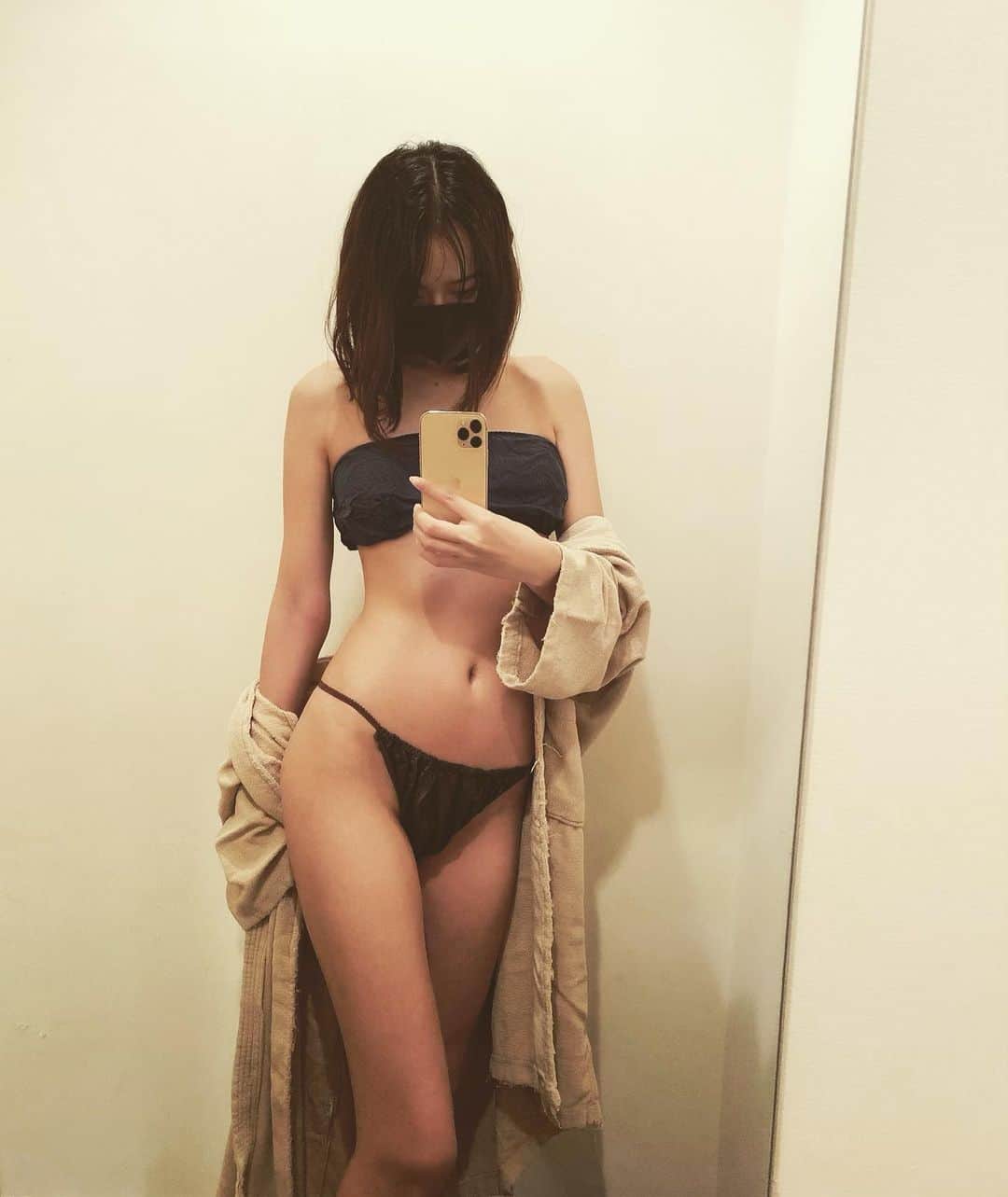 のインスタグラム：「エステはじめました🤍  @lesanges_sands  @withus_official_jp  @withus_b_strong   #ビーストロング #寝ながら筋トレ #レザンジュサンズ  #レザンジュ #レザンジュ広尾」
