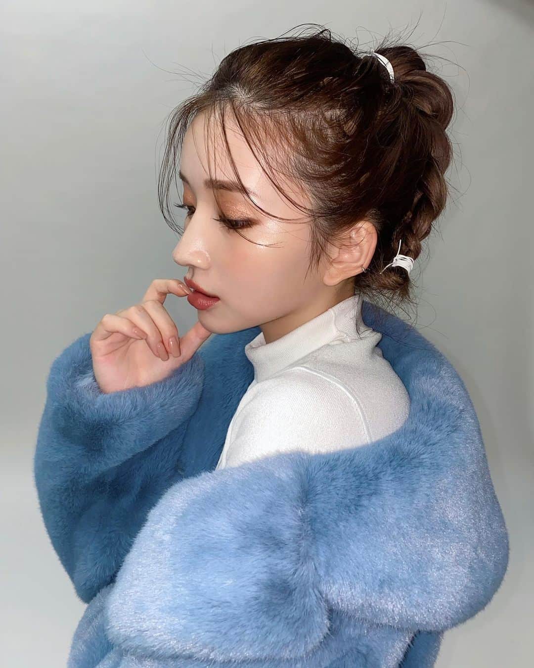 南りほのインスタグラム：「今日は寒いね〜🥶 風邪ひかないように暖かくしてください😔  そして！もう少しでみんなに嬉しい告知ができます💙 やっとやっとみんなに言える🥺楽しみに待っててね😘💙」