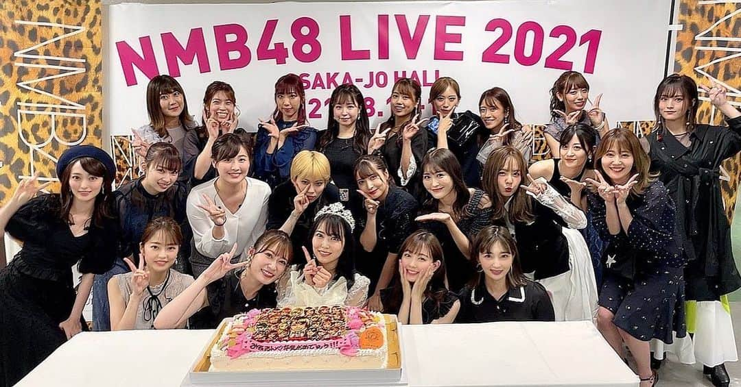 上西恵さんのインスタグラム写真 - (上西恵Instagram)「NMB48 最後の一期生、みるの卒業コンサート！ ⠀ 同期として、ゲストで呼んで頂きました🥲みるー、ありがとう。 ⠀ どのみるも目を離せなくて素敵だった… 綺麗で、可愛くて、かっこよくて、面白くて… ⠀ 一期生のみんなの妹みるが、NMBを引っ張るお姉さんに☺️☺️ ⠀ みるのプロ意識だったり 優しい心、昔からずーっと大好きです。 ⠀ #白間美瑠卒業コンサート　 #NMB1期 #みるるん #みるるんさるるんありがとう」8月15日 20時40分 - jonishi_kei