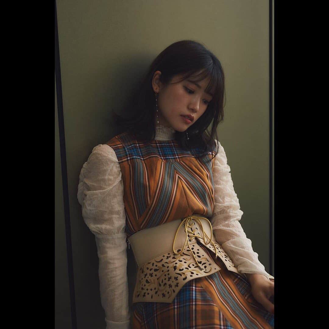 美山加恋のインスタグラム：「photo by @keta_tamamura  (連日投稿している写真は、 ピーターパンの取材時に玉村さんに撮っていただいた写真です☺︎)  本日大阪千秋楽でした…！ 沢山のお客様に観劇していただけて、本当に本当に嬉しいです。 劇場までお越しいただき、ありがとうございました☺︎  ウェンディとして過ごす夏も、残りあと少しとなってきました。 最後まで、今の私が持てる力のすべてをウェンディに込めて、お届けしていきます！」