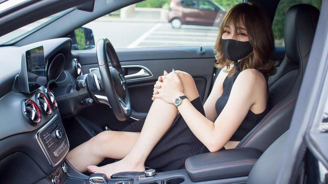 テレスさんのインスタグラム写真 - (テレスInstagram)「本日の動画プレミア公開しました！  #車好き女子 #japanesegirl  #melcedesbenz  #cla45amg」8月15日 18時01分 - tls_telles