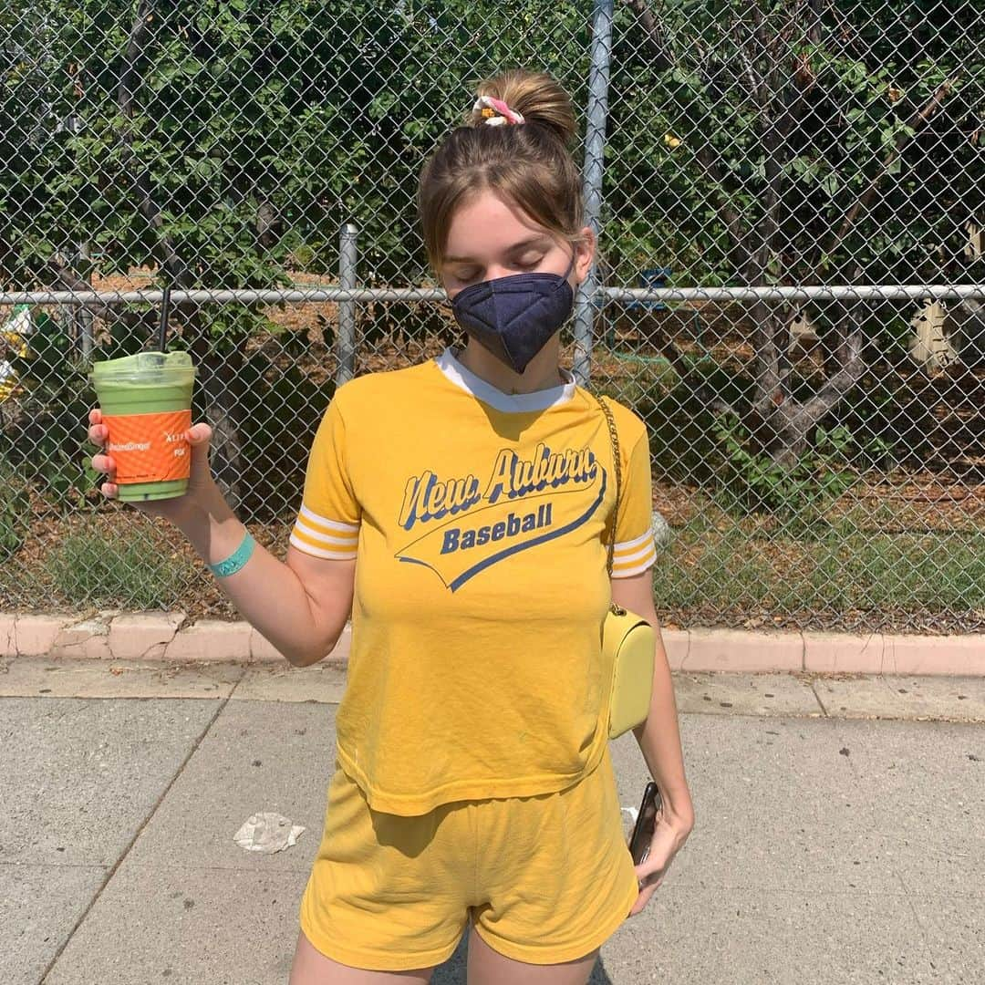 ケリス・ドーシーさんのインスタグラム写真 - (ケリス・ドーシーInstagram)「DONT talk to me until i’ve had my matcha™️🤬❕」8月16日 5時09分 - kerrisdorsey