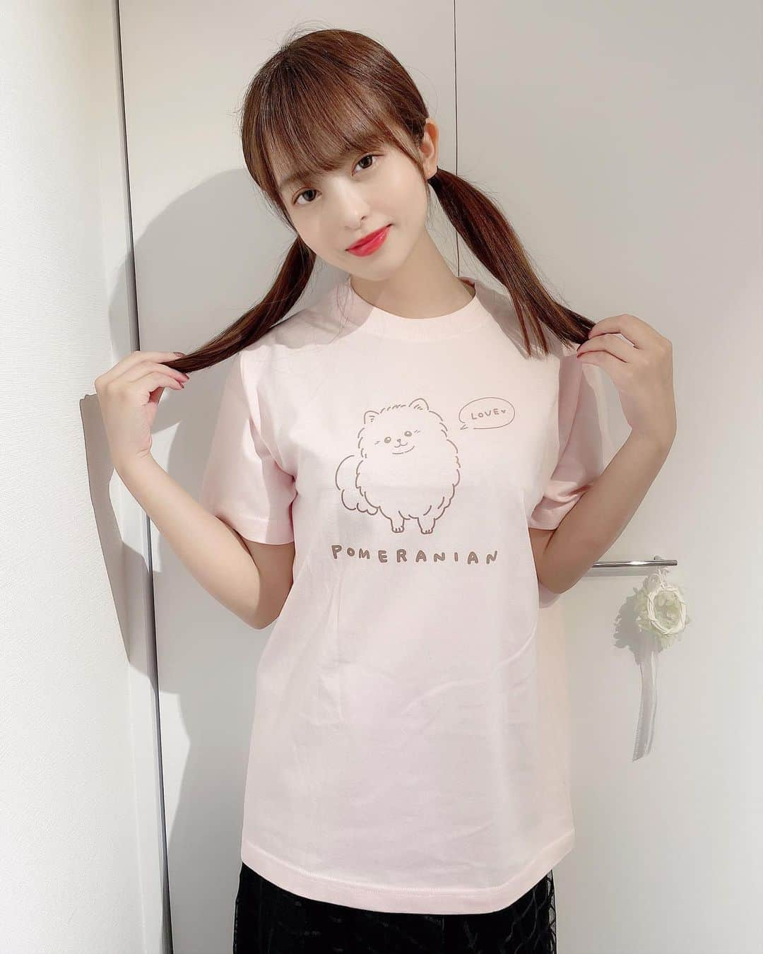 桜もこさんのインスタグラム写真 - (桜もこInstagram)「お知らせ🤍  @eastwoodswear  さんとのコラボTシャツを期間限定で販売させていただくことになりました✨ 期間限定なので、再販はなしです！！！ 販売期間は本日15日(日)21時〜29日(日)0時まで🎀 是非ゲッドしてね🎵  こちらから→   https://eastwoodswear.com/items/611864a90f9a224793376a36  または @eastwoodswear   #コラボTシャツ　#eastwoods #eastwoodwear #期間限定　#Tシャツ #コラボ　#japanesegirl #japanesemodel」8月15日 21時00分 - mokochan319