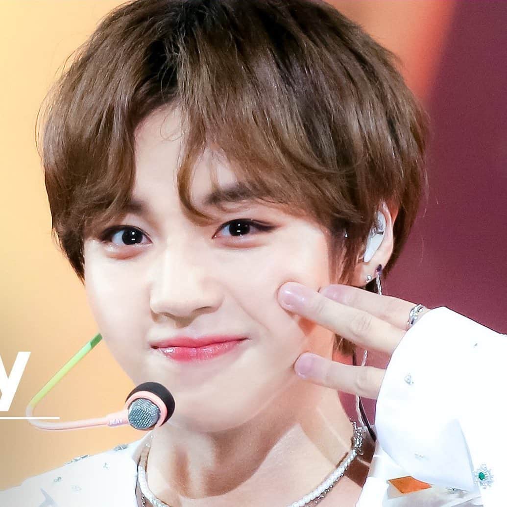 パク・ジフンのインスタグラム：「떡볶이~~???」