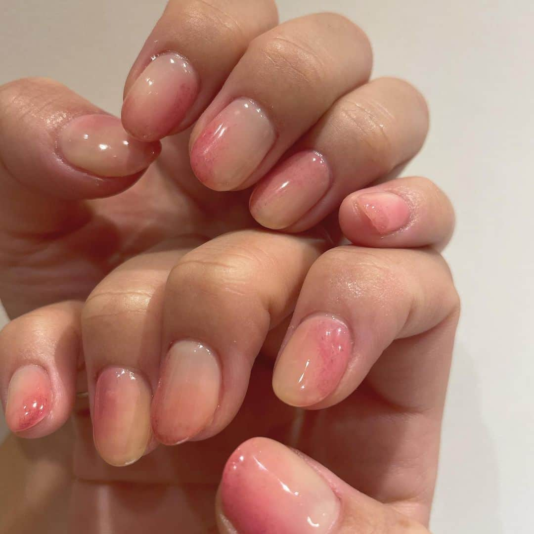 石橋美季のインスタグラム：「今流行りの🍑ネイル♡ #nails #ネイル」