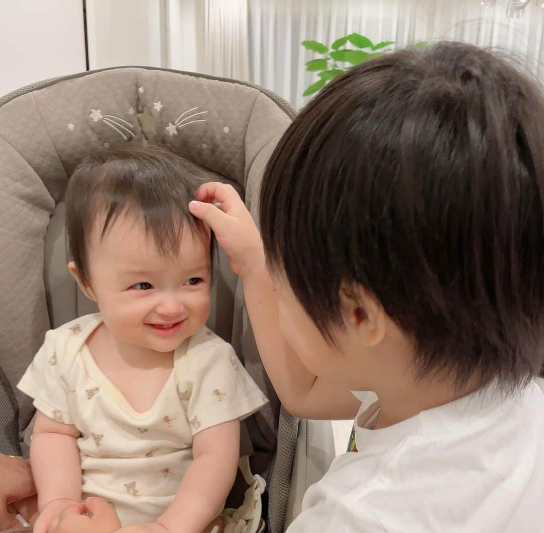 川崎希さんのインスタグラム写真 - (川崎希Instagram)「なかよし🥰🥰🥰  #3才 #0才」8月15日 23時37分 - kawasakinozomi