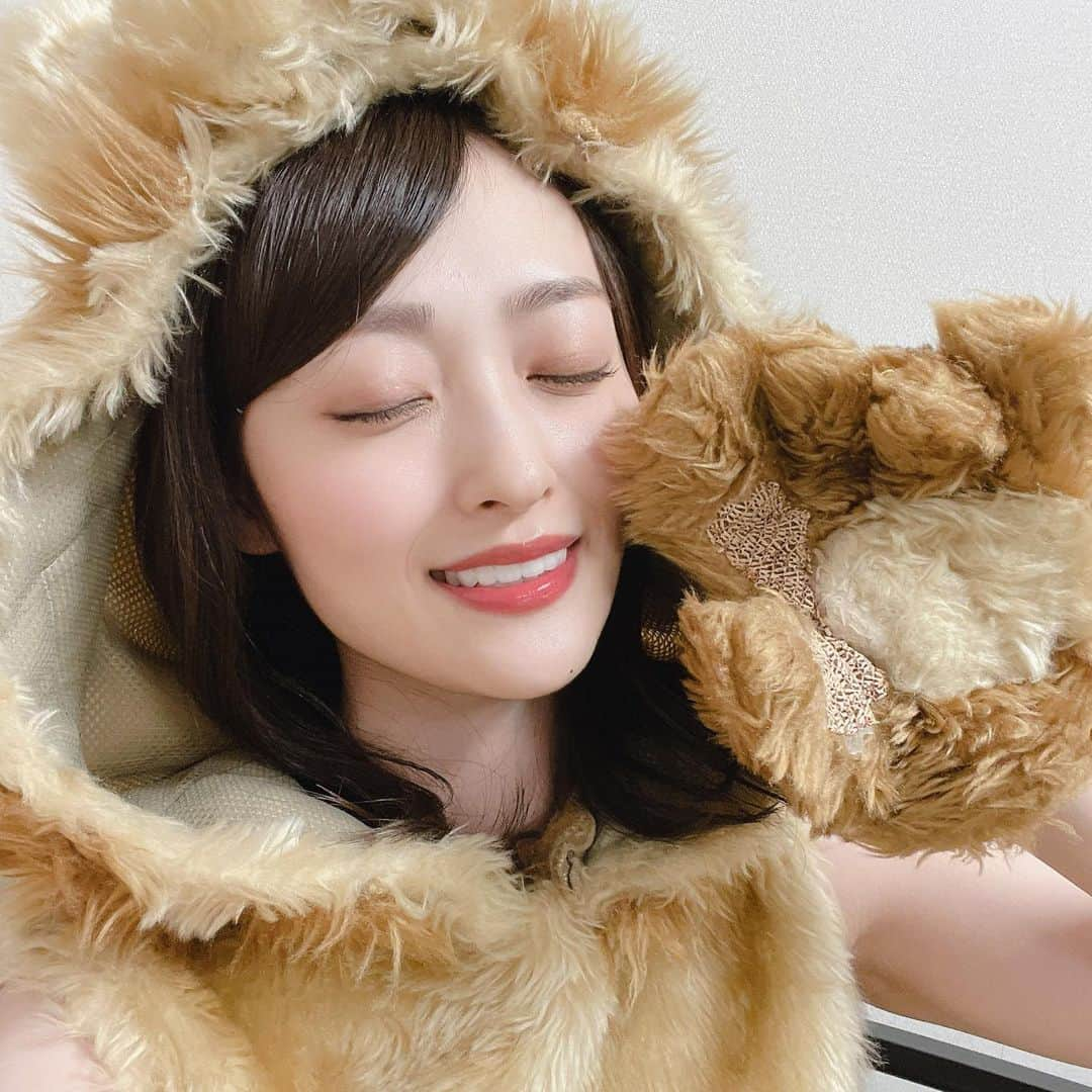 三秋里歩（小谷里歩）さんのインスタグラム写真 - (三秋里歩（小谷里歩）Instagram)「. ガオガオガオガオ🦁 こんな可愛い衣装着るのは人生最後だと思うので一生分の写真撮りました🤣💛 . . . #白間美瑠卒業コンサート #雨の動物園」8月15日 23時39分 - ripopo_824