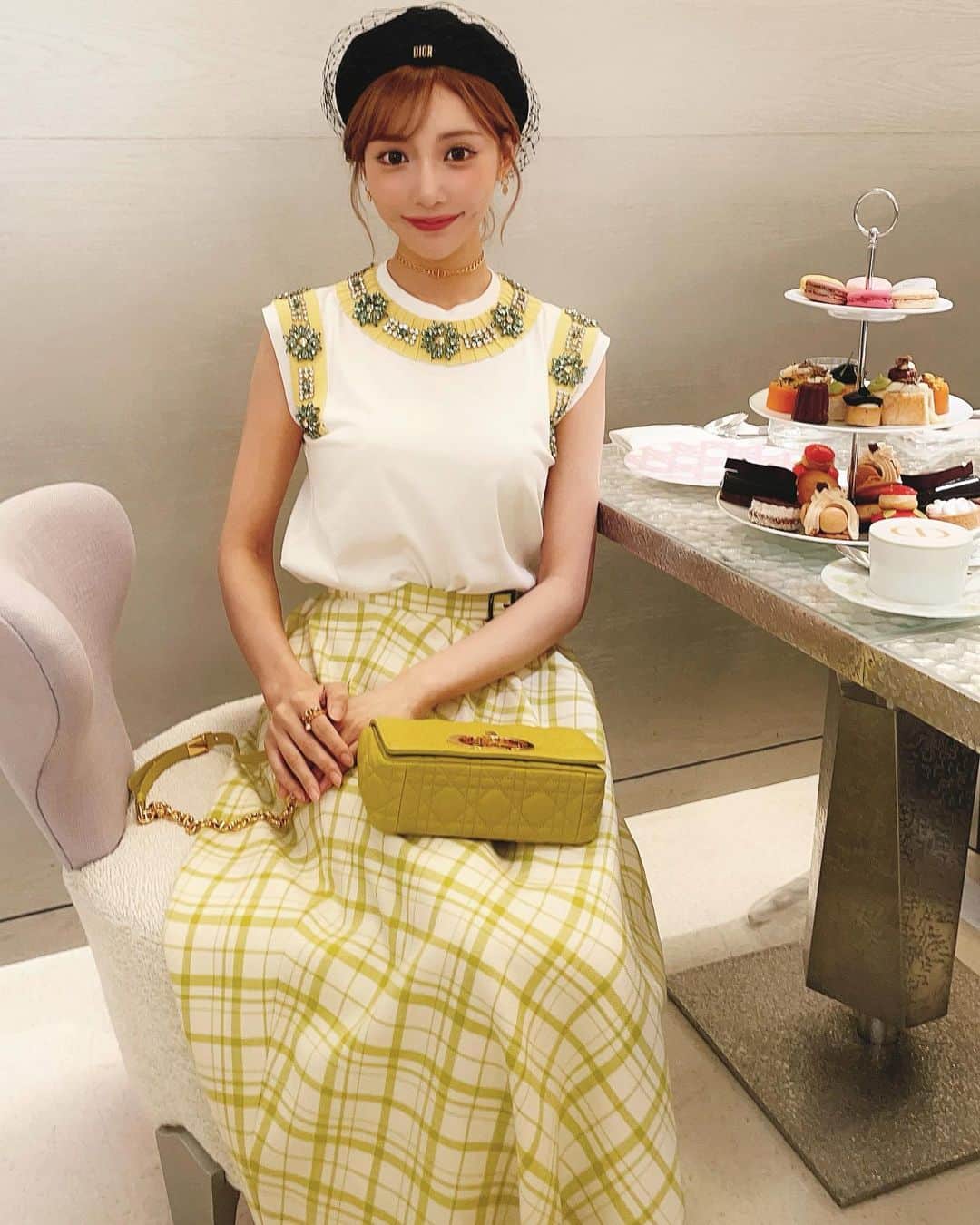 明日花キララのインスタグラム：「Café DIOR🫖 かわいかった❤︎」