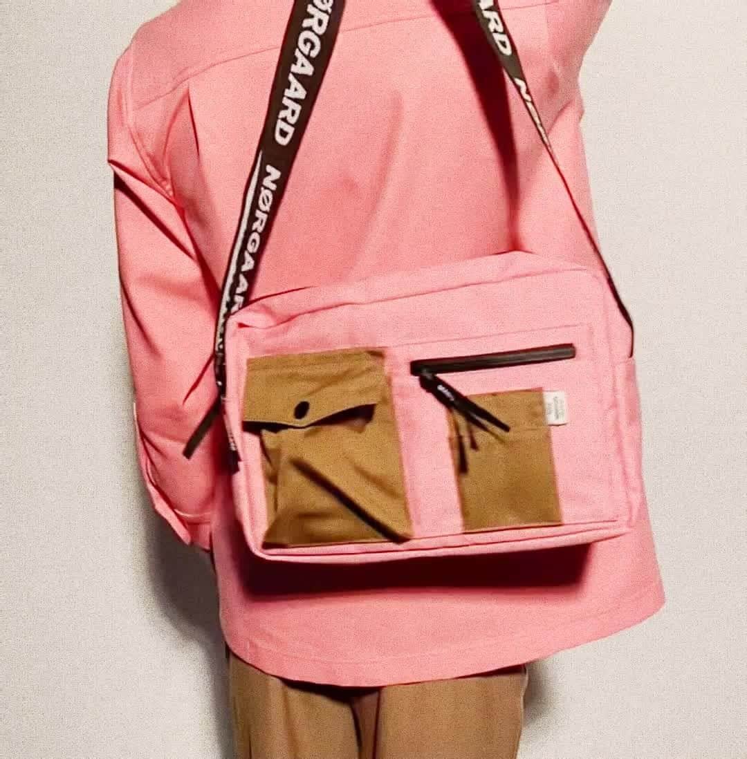マッツノーガードのインスタグラム：「Pink on pink - check out the new Fall '21 online」