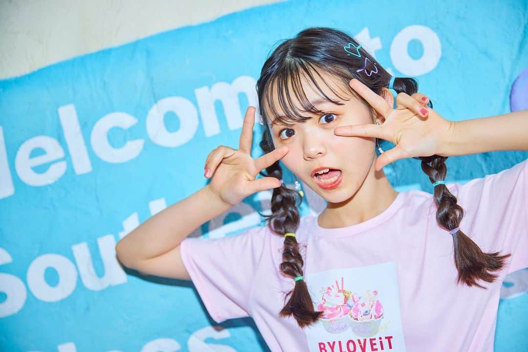 ニコ☆プチのインスタグラム：「👒🍉 . 何ポーズなんだろう……👶💭💘 . #小松崎ふたば #ニコプチ」